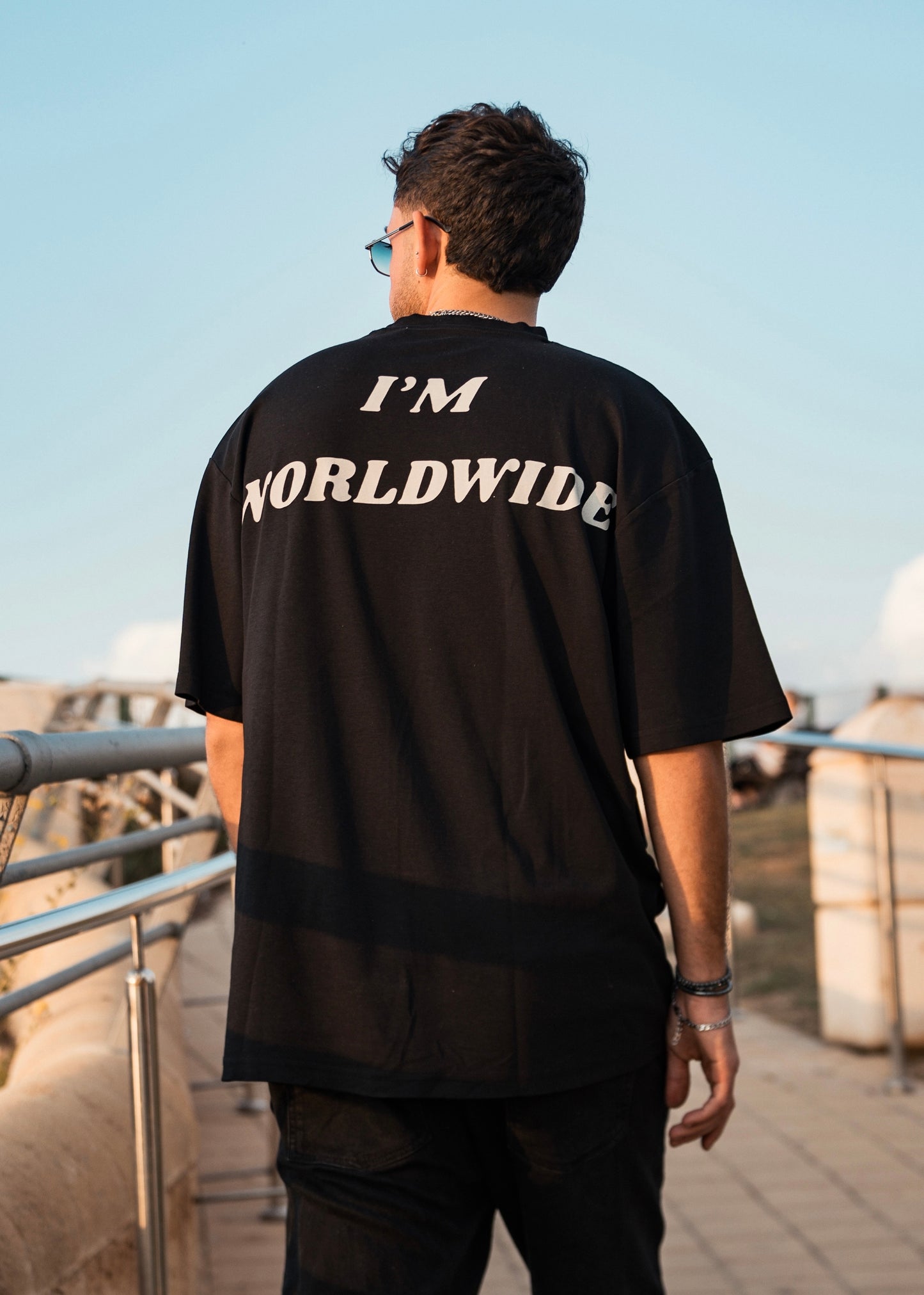 I‘M WORLDWIDE Oversize-Black