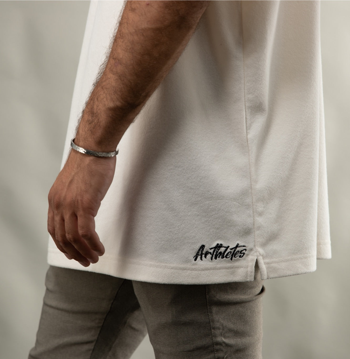 ‘Holiday׳ Arthletes Oversize